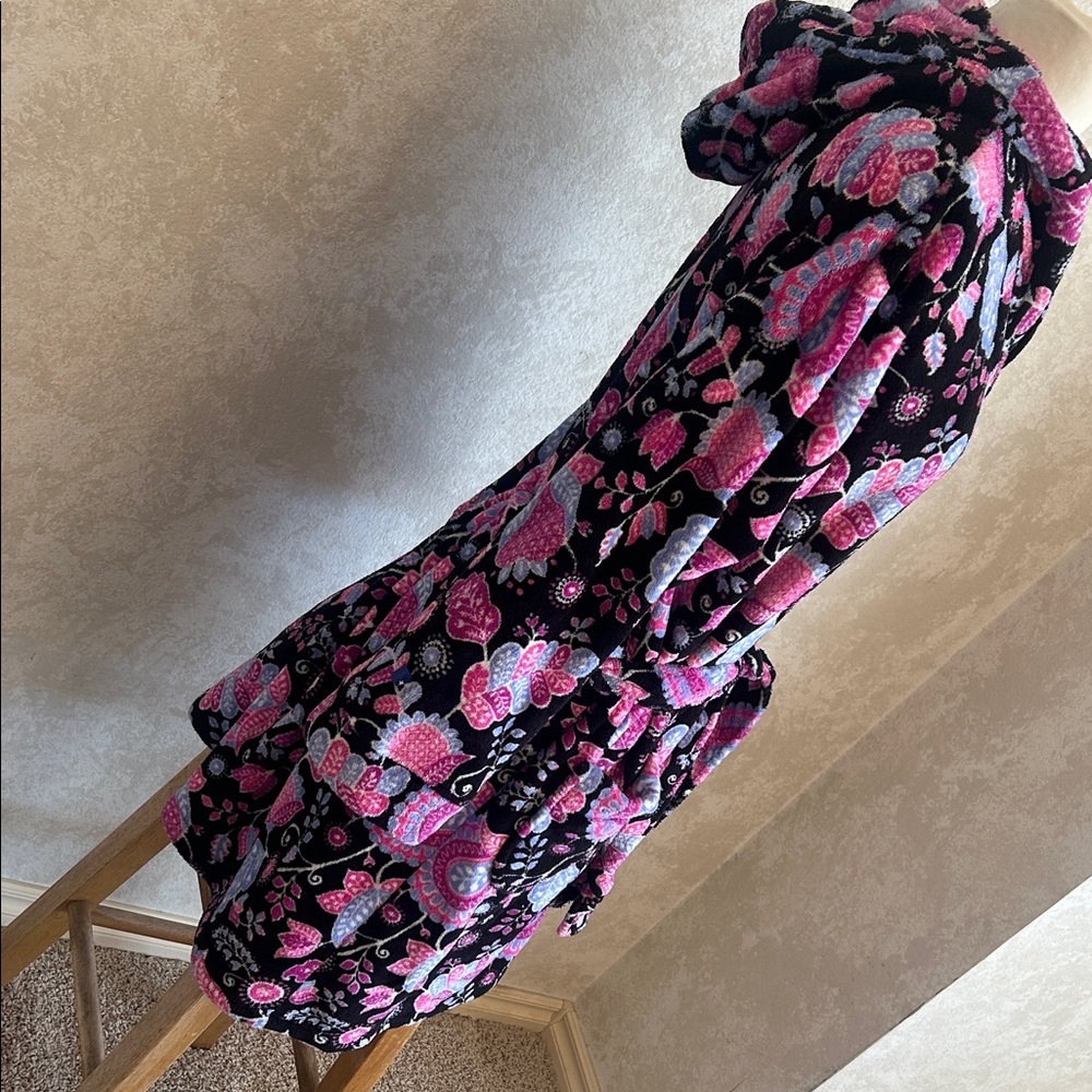 Vera Bradley💕Black, Hot Pink & Purple ALPINE FLORAL Hooded BATHROBE. Size S/M - Picture 5 of 15